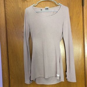 NWOT GYMSHARK open back long sleeve (taupe)